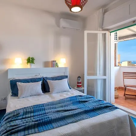 Blu Vintage - Magnolia Holidays *