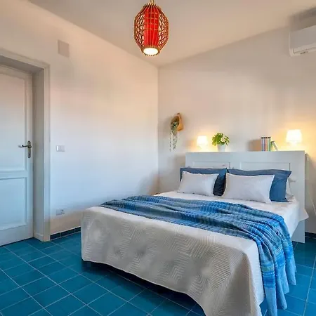 Blu Vintage - Magnolia Holidays