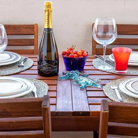 Blu Vintage - Magnolia Holidays *